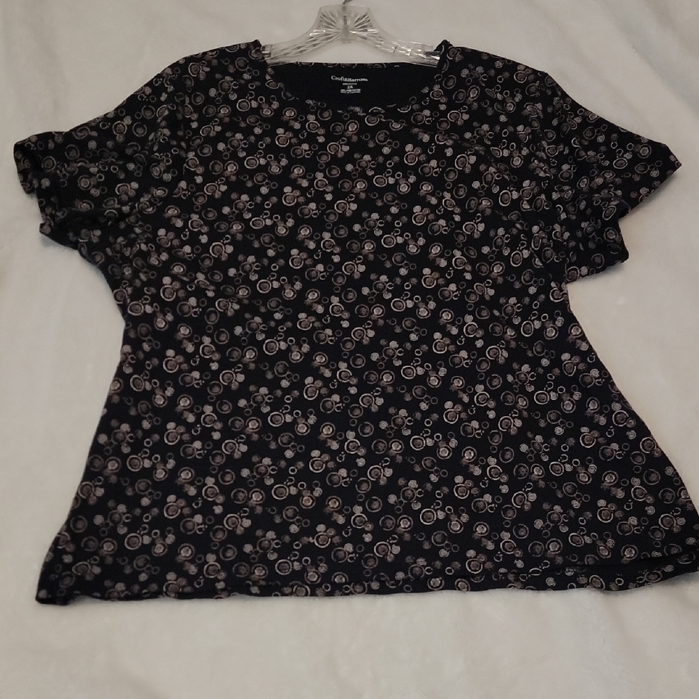 Croft&Barrow Black and Cream Patterned Tee Crew Neck